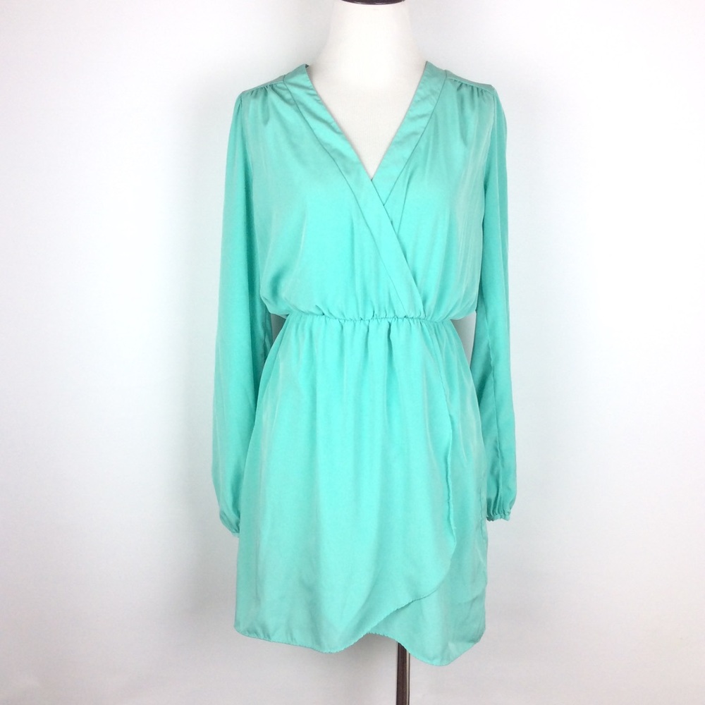 Francesca’s Collections Wrap V-Neck Dress Size S
